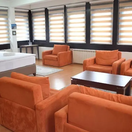 The Corner Otel 3*